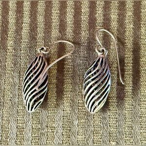 Vintage 1950s Sterling Silver Dangling Teardrop Lattice Earrings